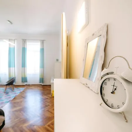 Mathe 4 Apartment *